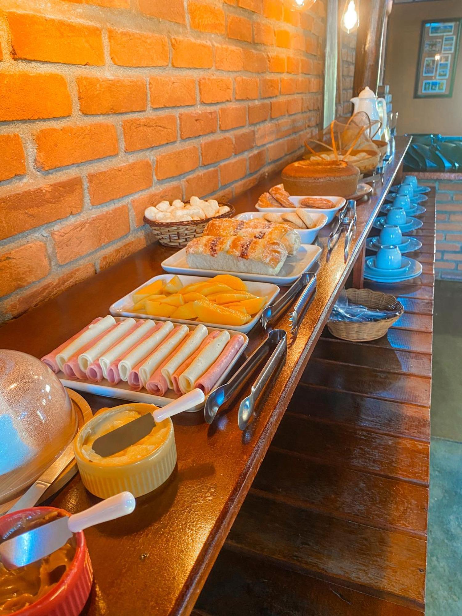 Pousada E Restaurante Casarao Passa Quatro Luaran gambar